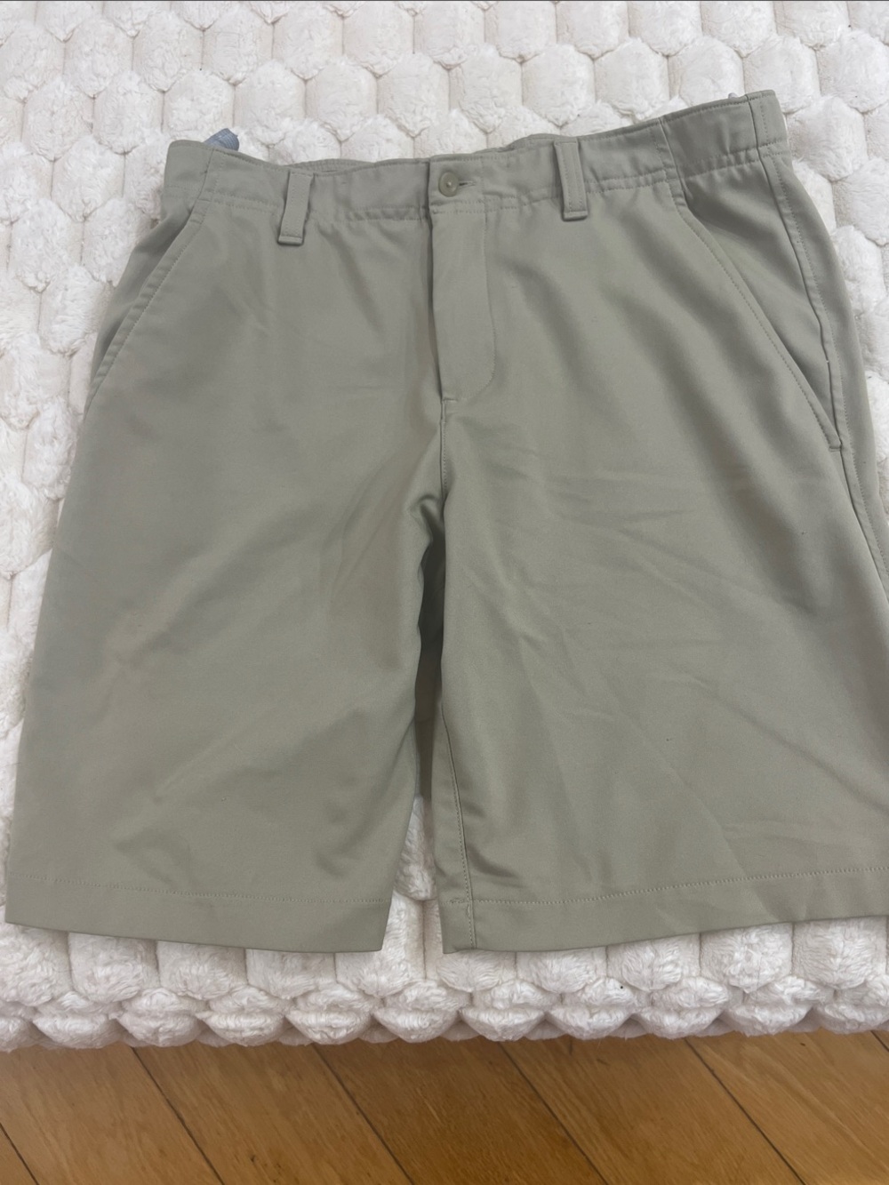 Under Armour Youth Boys Performance Shorts in Khaki Golf Shorts